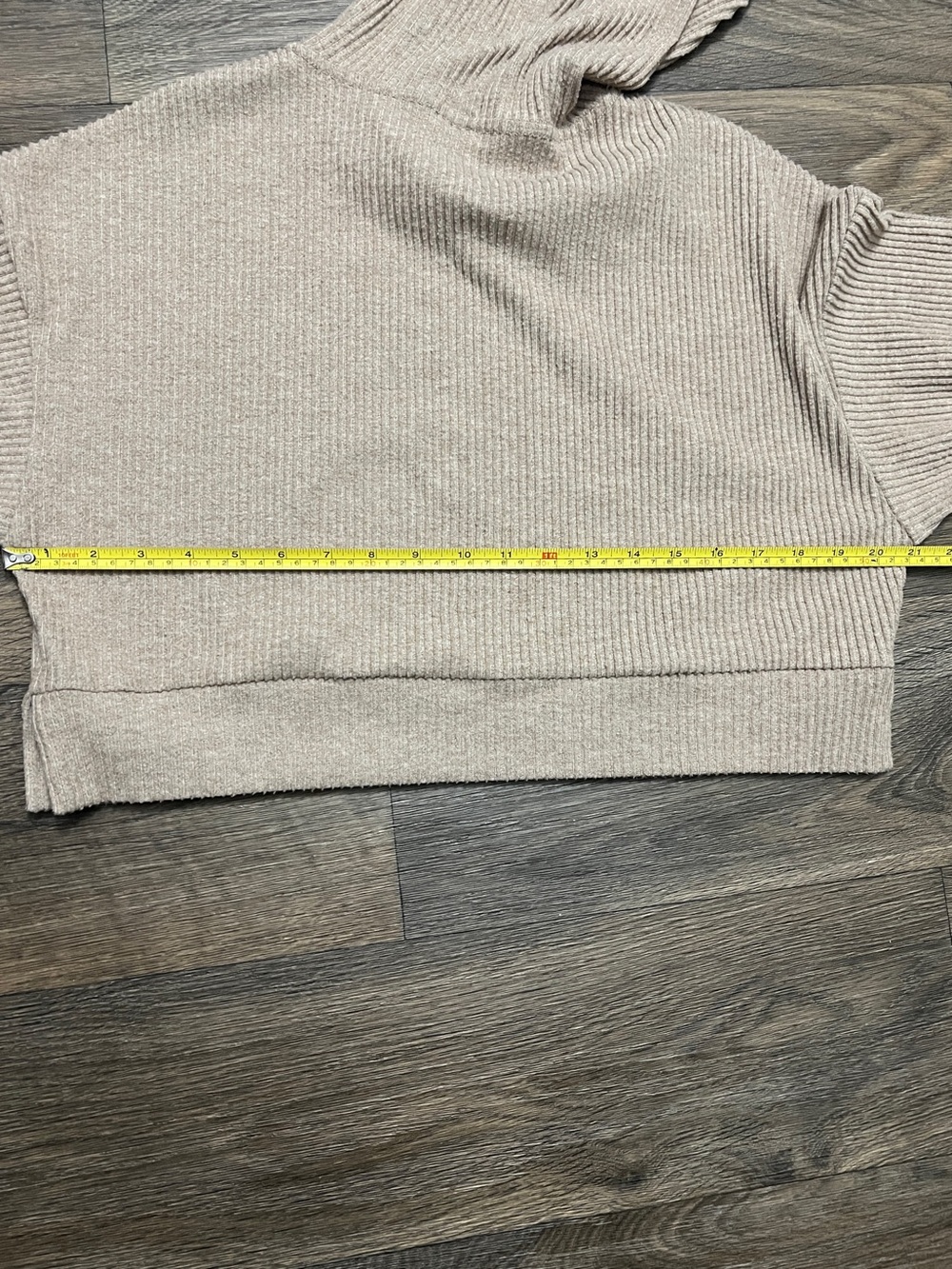 ALO Yoga Muse Hoodie Gravel Heather Long Sleeve Crop Sweatshirt Tan Gym Workout - Picture 15 of 15